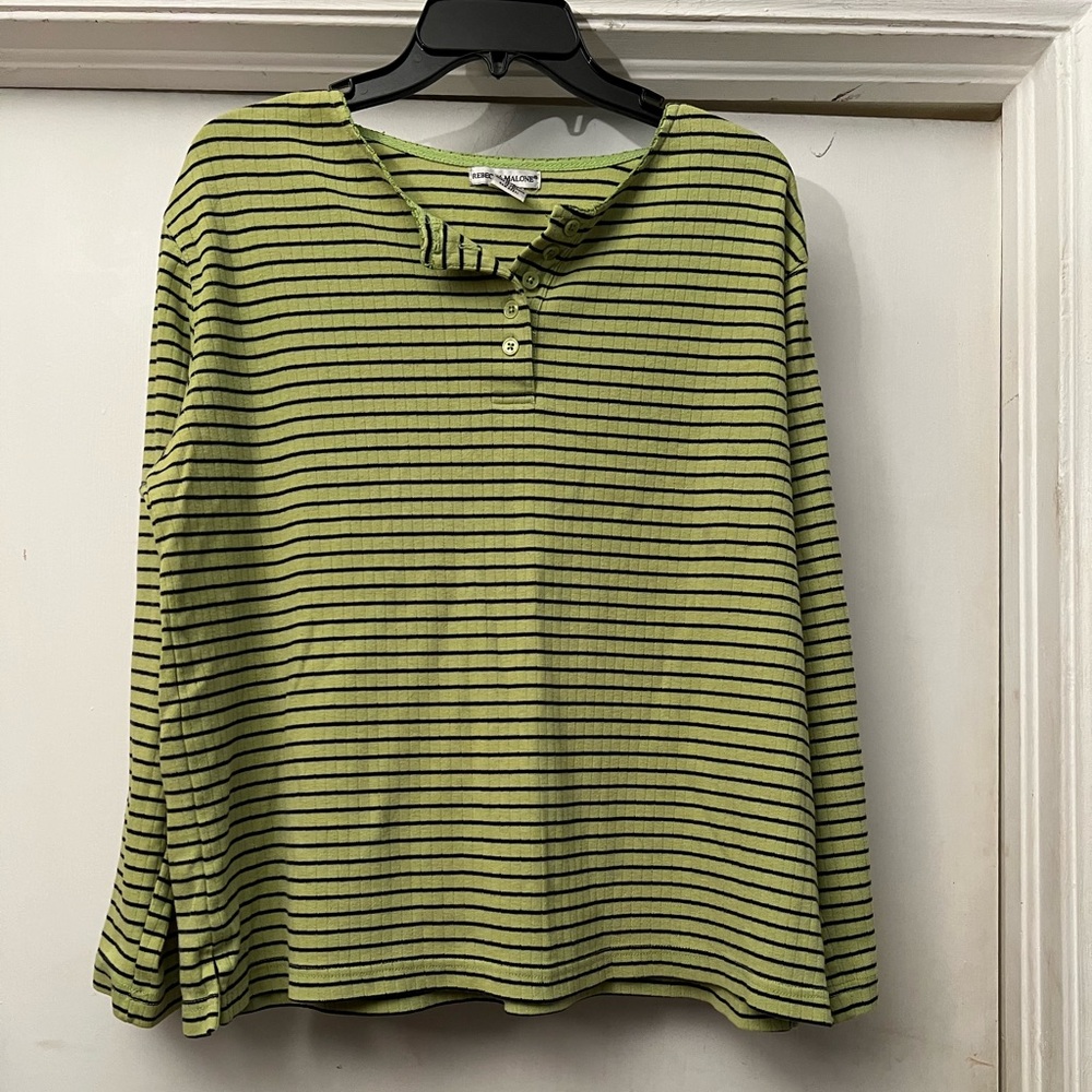 Women’s long sleeved top